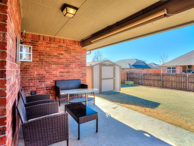 801 S Avery Drive, Moore, OK 73160