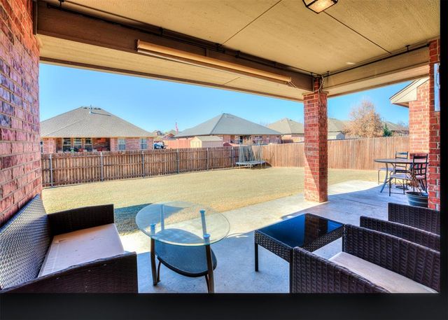 801 S Avery Drive, Moore, OK 73160