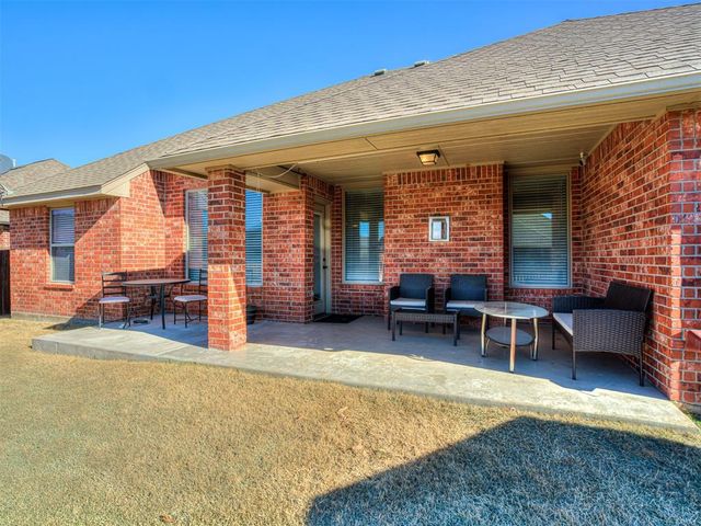 801 S Avery Drive, Moore, OK 73160