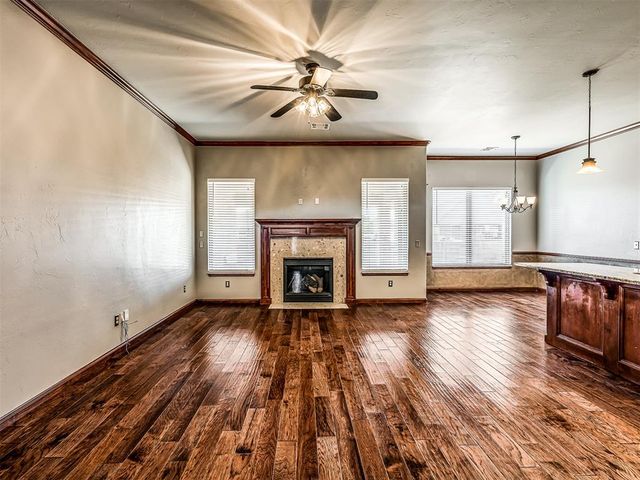 801 S Avery Drive, Moore, OK 73160