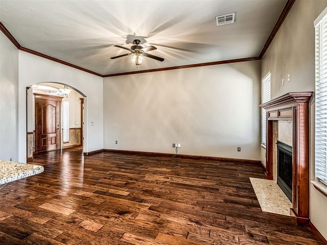 801 S Avery Drive, Moore, OK 73160