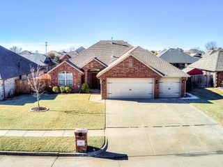 801 S Avery Drive, Moore, OK 73160