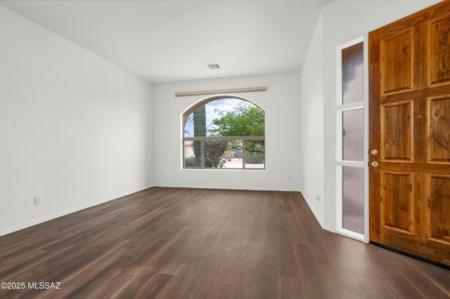 8826 N Sky Dancer Circle, Tucson, AZ 85742