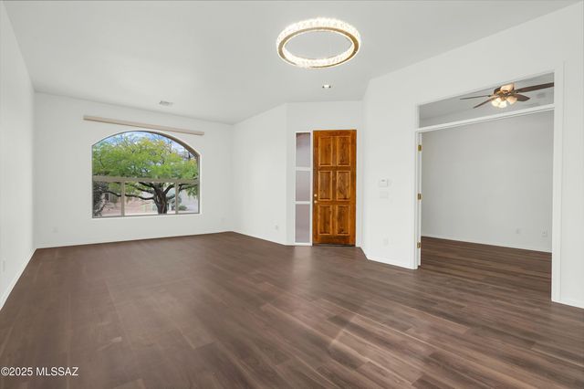 8826 N Sky Dancer Circle, Tucson, AZ 85742