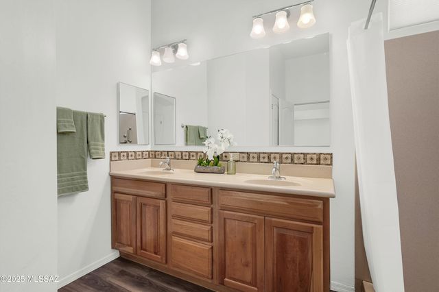 8826 N Sky Dancer Circle, Tucson, AZ 85742