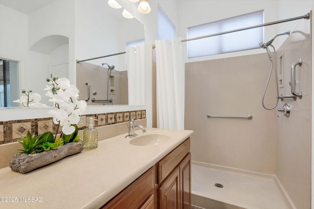 8826 N Sky Dancer Circle, Tucson, AZ 85742