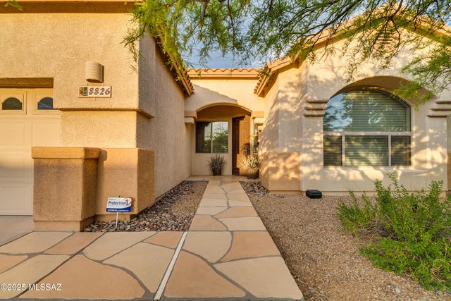 8826 N Sky Dancer Circle, Tucson, AZ 85742
