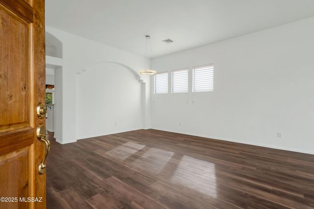 8826 N Sky Dancer Circle, Tucson, AZ 85742