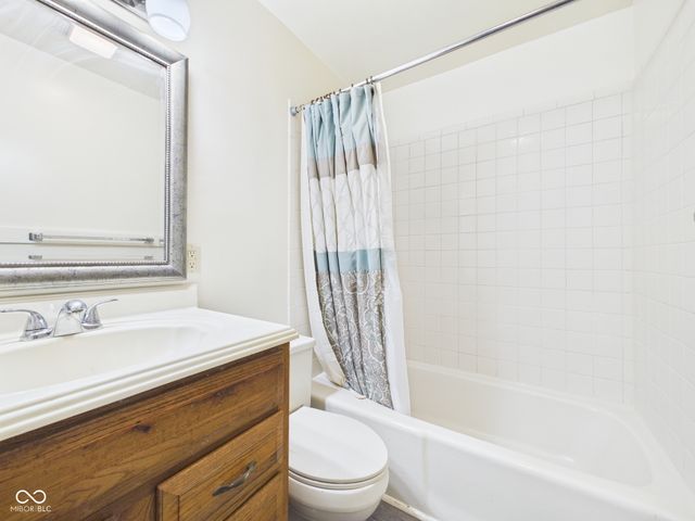 2016 S Shipley Street, Muncie, IN 47302