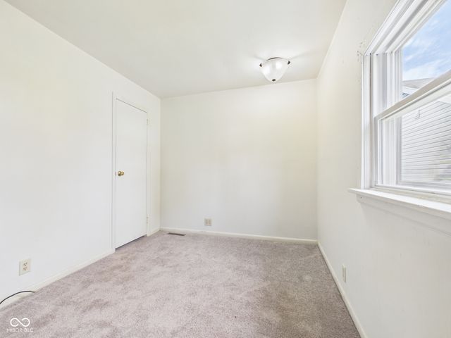 2016 S Shipley Street, Muncie, IN 47302