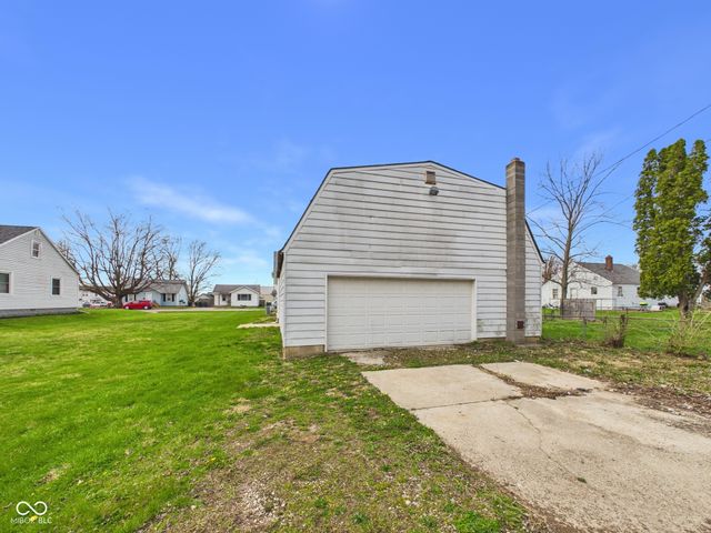2016 S Shipley Street, Muncie, IN 47302