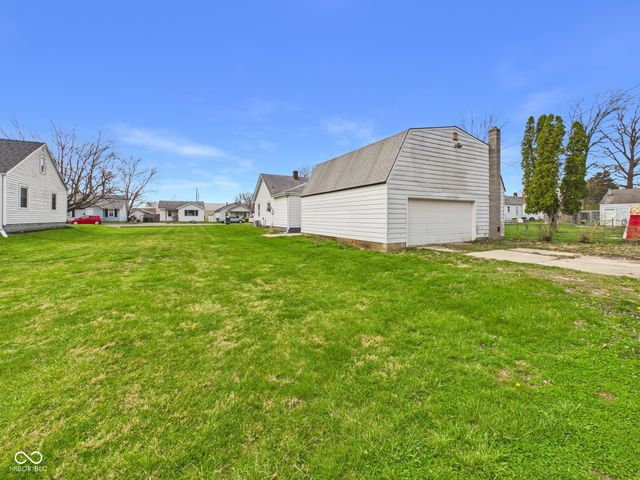 2016 S Shipley Street, Muncie, IN 47302