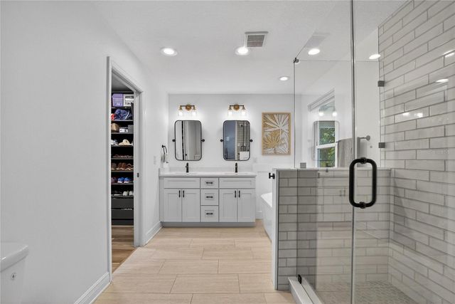 9402 OAK STREET, Riverview, FL 33578