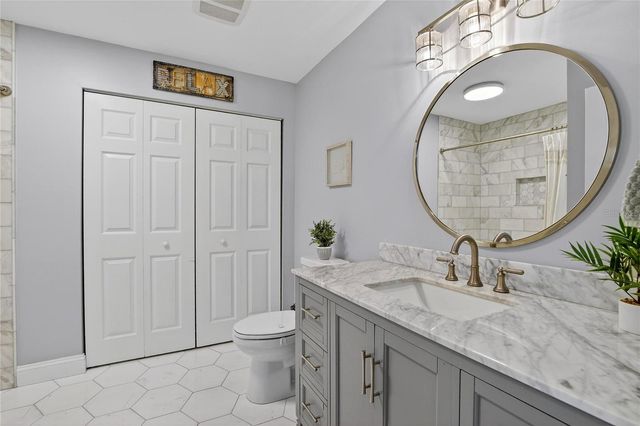 9402 OAK STREET, Riverview, FL 33578