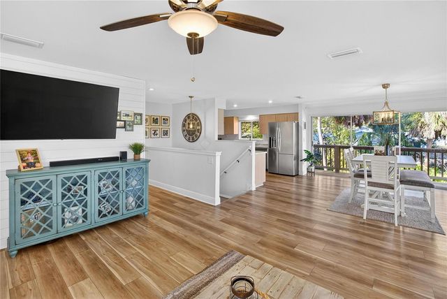 9402 OAK STREET, Riverview, FL 33578