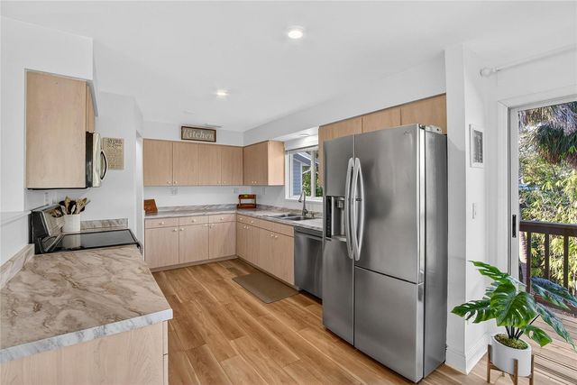 9402 OAK STREET, Riverview, FL 33578