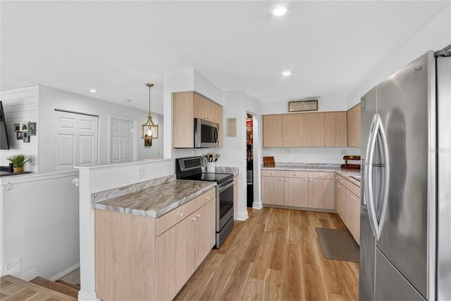 9402 OAK STREET, Riverview, FL 33578