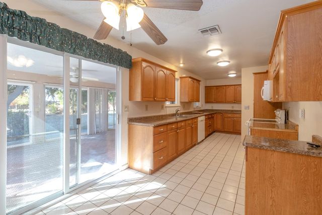 36580 Orange Grove Avenue, Madera, CA 93636