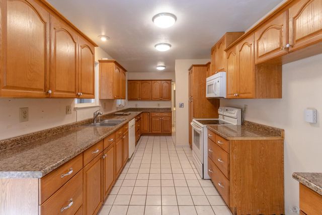 36580 Orange Grove Avenue, Madera, CA 93636