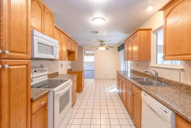 36580 Orange Grove Avenue, Madera, CA 93636