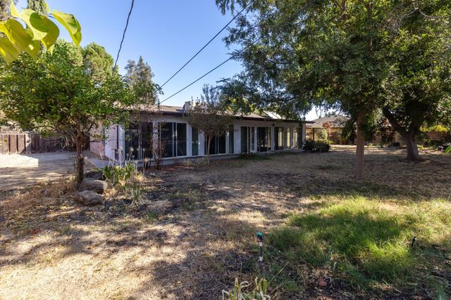 36580 Orange Grove Avenue, Madera, CA 93636