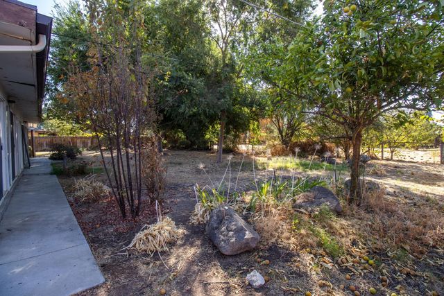 36580 Orange Grove Avenue, Madera, CA 93636
