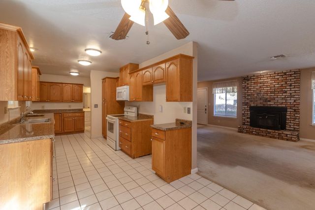 36580 Orange Grove Avenue, Madera, CA 93636