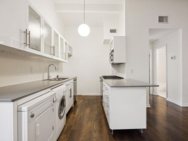 1503 W 9th ST 204, Austin, TX 78703
