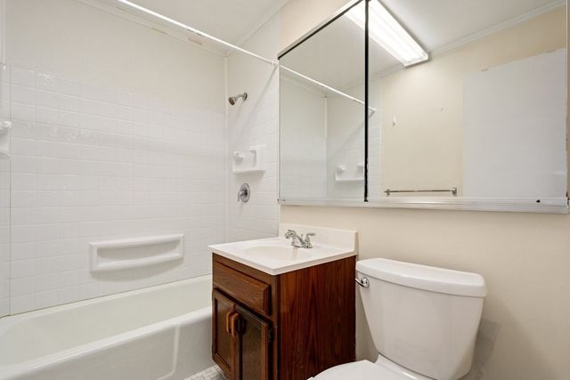 18 Shrewsbury Green Dr I, Shrewsbury, MA 01545