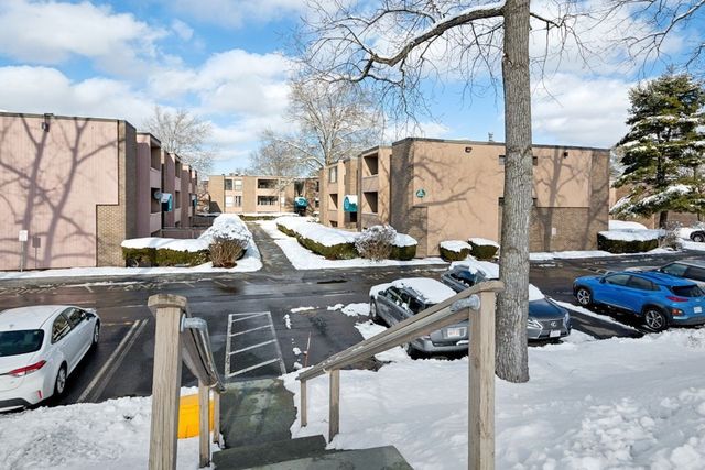 18 Shrewsbury Green Dr I, Shrewsbury, MA 01545