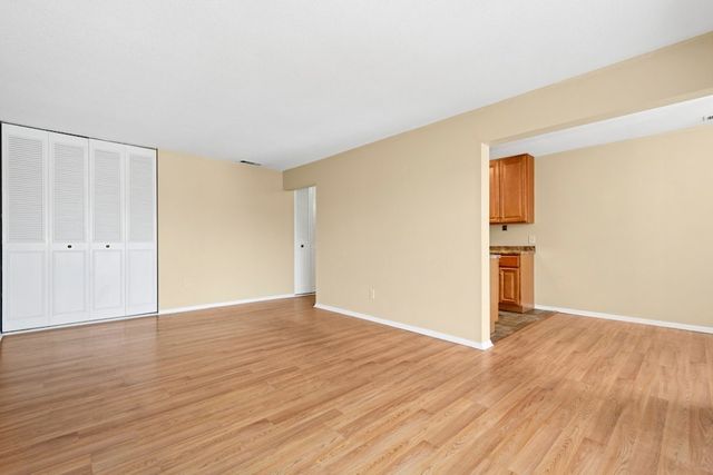 18 Shrewsbury Green Dr I, Shrewsbury, MA 01545