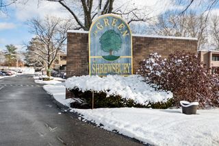 18 Shrewsbury Green Dr I, Shrewsbury, MA 01545