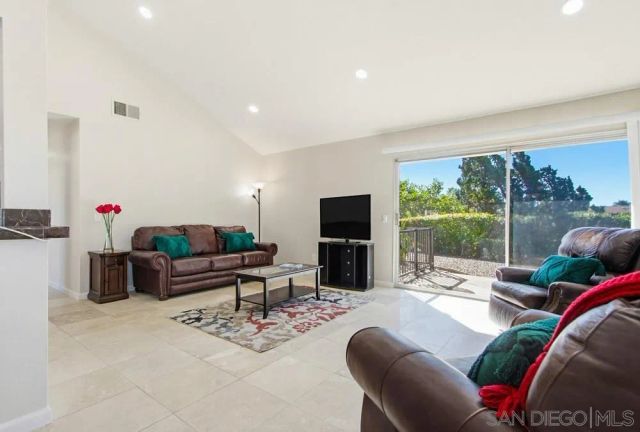 17440 Plaza Cerado 71, San Diego, CA 92128