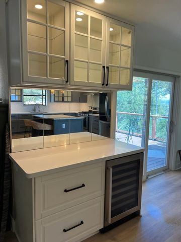 400 N Ronay DR, Spicewood, TX 78669