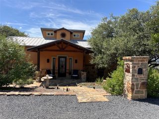 400 N Ronay DR, Spicewood, TX 78669