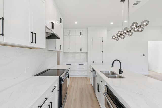 1235 Cedardale Road, Lancaster, TX 75134