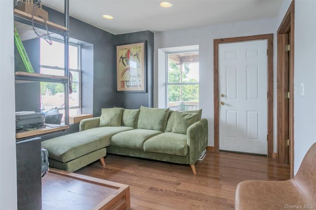 31 Main PH, Warwick, NY 10990