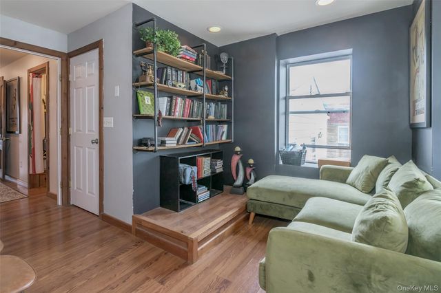31 Main PH, Warwick, NY 10990