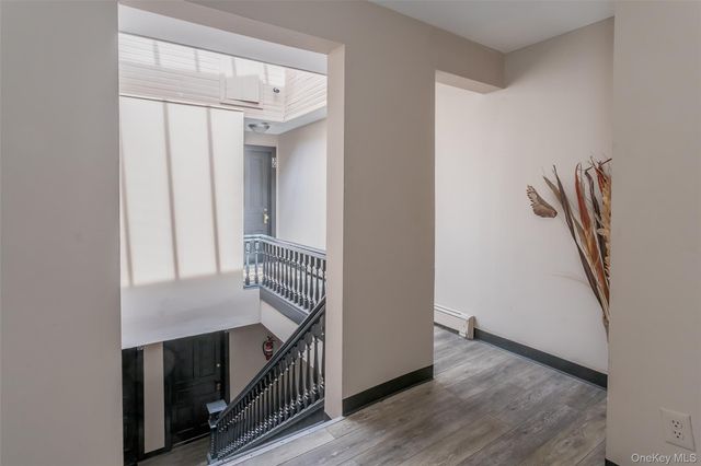 31 Main PH, Warwick, NY 10990