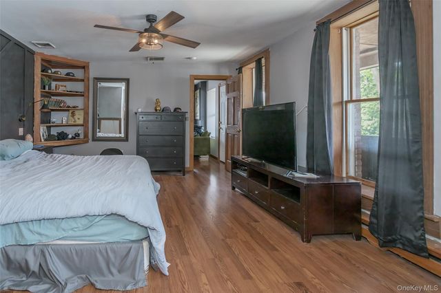 31 Main PH, Warwick, NY 10990