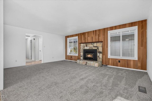 616 Hemlock Avenue, Central Point, OR 97502