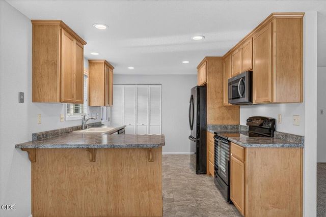 616 Hemlock Avenue, Central Point, OR 97502