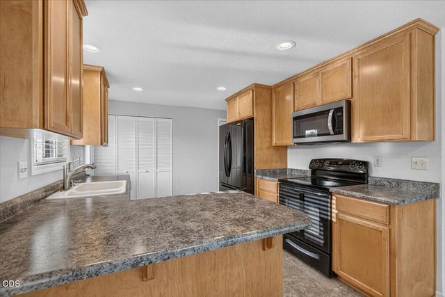 616 Hemlock Avenue, Central Point, OR 97502