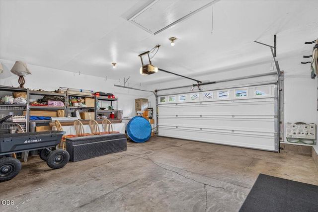 616 Hemlock Avenue, Central Point, OR 97502