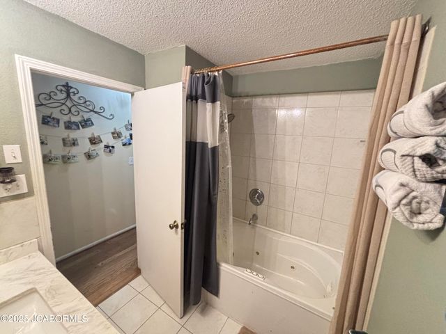 41 N LARAND DRIVE, Holts Summit, MO 65043