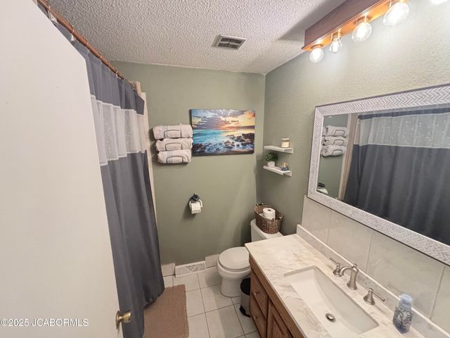 41 N LARAND DRIVE, Holts Summit, MO 65043