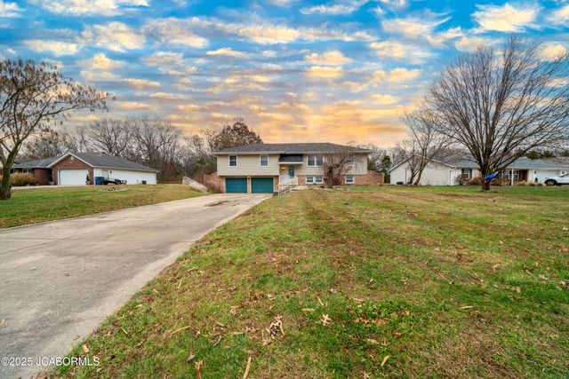 41 N LARAND DRIVE, Holts Summit, MO 65043