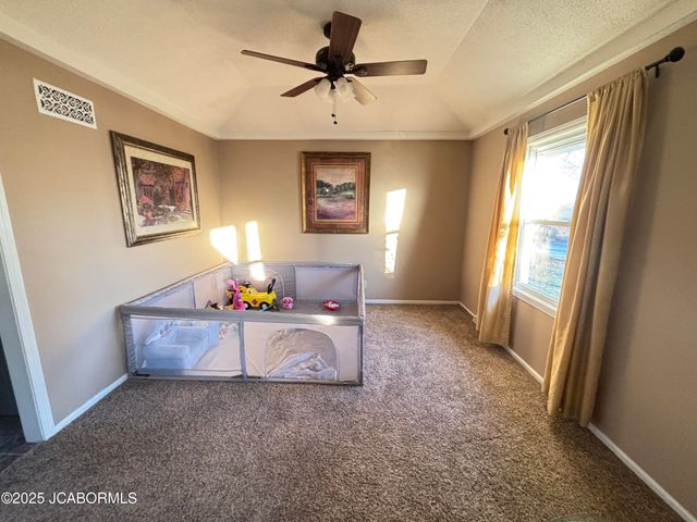 41 N LARAND DRIVE, Holts Summit, MO 65043