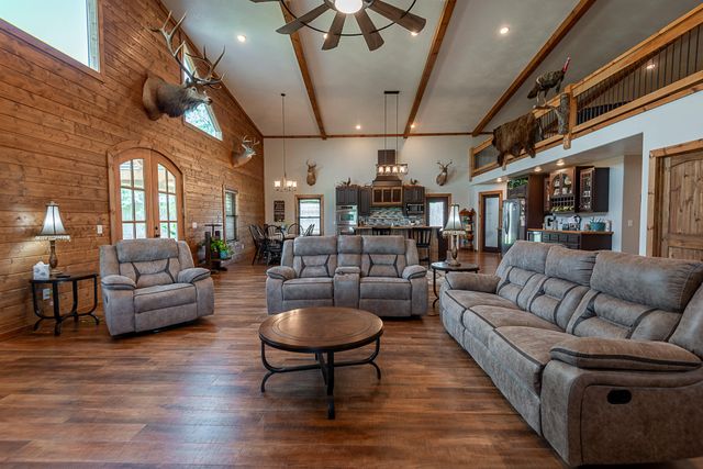 250 Aviation Avenue, Ozark, MO 65721