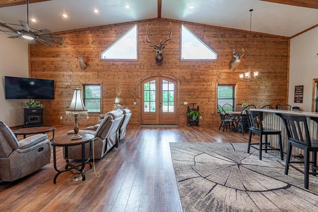250 Aviation Avenue, Ozark, MO 65721